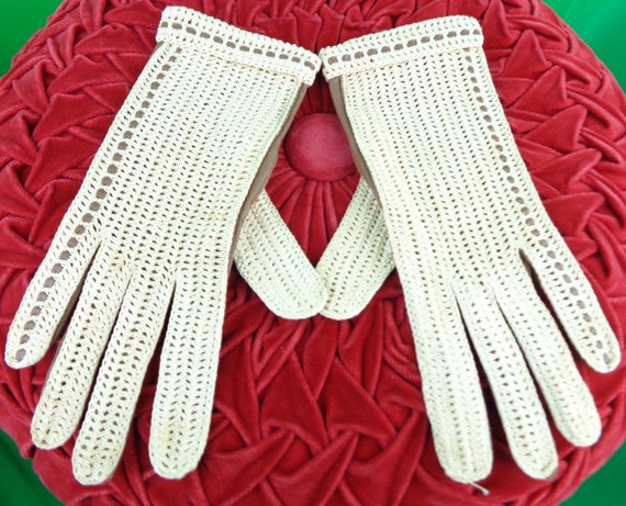 Vintage Retro Leather Crochet Driving Gloves Accessorie 1940s 1950s Mid Century 6 1/2 Kidskin Brown Beige Wedding Formal Evening Party Gift
