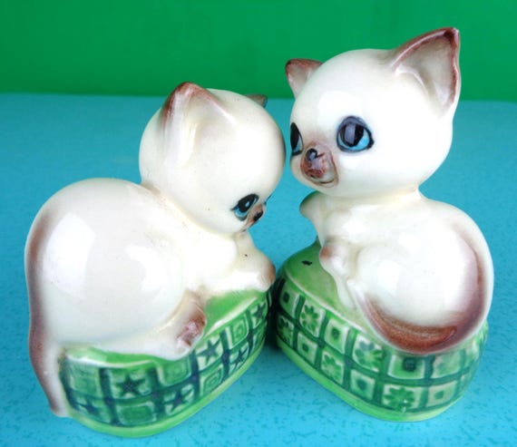 Vintage Retro Siamese Cat Pet Animal Salt & Pepper Shakers 1950s 1960s Mid Century Party Home Living Barware Art Collectible Figurines Gift