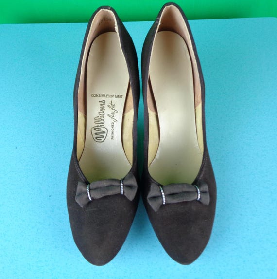 Vintage Retro Pumps Shoes Heels 1950s 1960s Mid Century Brown Suede Leather CAN US 6 Wedding Party Evening Formal Gift Designer Accessorie