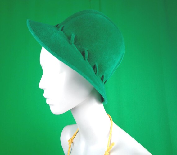 Vintage Retro Mod EATONS Millinery Bucket Brim Hat 1950s 1960s Mid Century Emerald Green Wedding Party Evening Formal Casual Gift