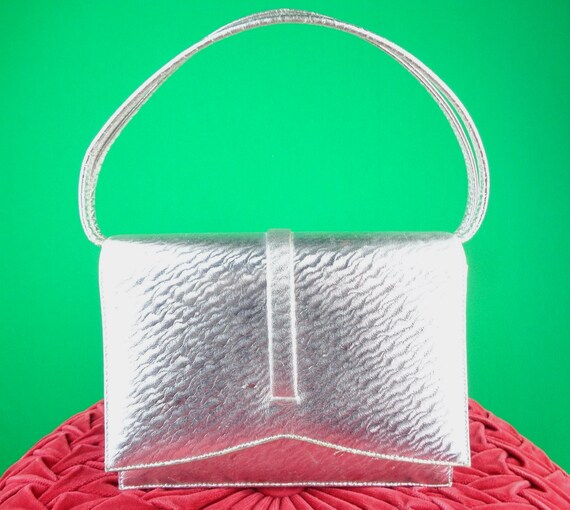 Vintage Retro Silver Metallic Mirror Vinyl Box Purse Top Handle Handbag 1950s 60s Mid Century Wedding Formal Evening Party Gift Accessorie