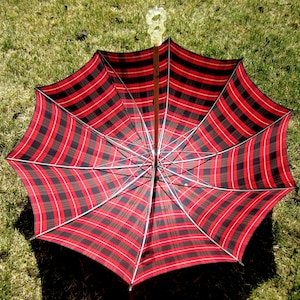 Paraguas retro vintage, sombrilla, toldo, accesorio para la lluvia, década de 1940 y 1950, mediados de siglo, rojo, negro, marrón, blanco, a cuadros, regalo para bodas y fiestas.