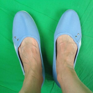 Vintage Funtreads Baby Blue & White Stripe Flats: 1970s Coastal Shoes - Size 7.5 Beach Footwear image 6