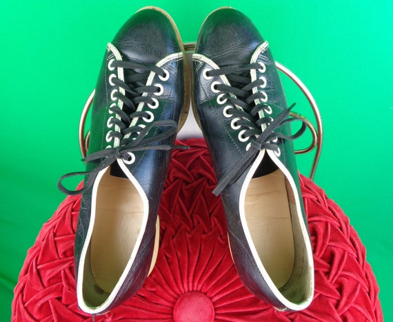 Vintage Retro Bowling Shoes Flats Oxfords Footwear Athletic Sport Recreation 1950s 1960s Mid Century 8 Black Leather Causal Gift Accessorie