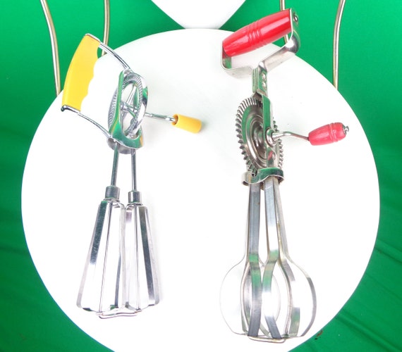 Vintage Retro Hand Mixer Beater Blender Whisk Kitchen Gadget 1940s Red 1950s Mid Century Yellow Bake Cookware Utensil Home Live Decor Gift