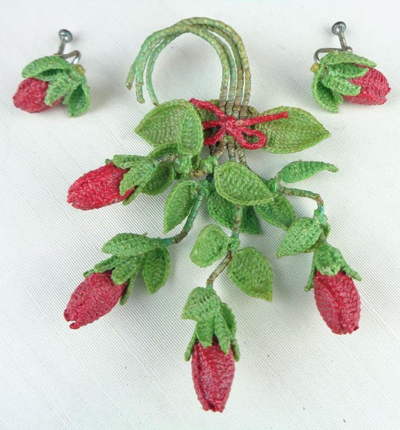 Vintage Retro Embroidered Red Rose Jewelry Set Screw On Back Earrings Brooch Pin 1940s 1950s Accessorize Wedding Party Keepsake Gift