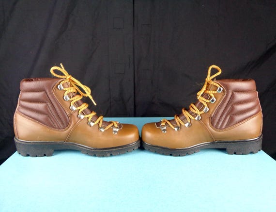 Vintage 1970s 80s Leather Hiking Boots: Vibram Soles, Ankle Tie-up Size 6