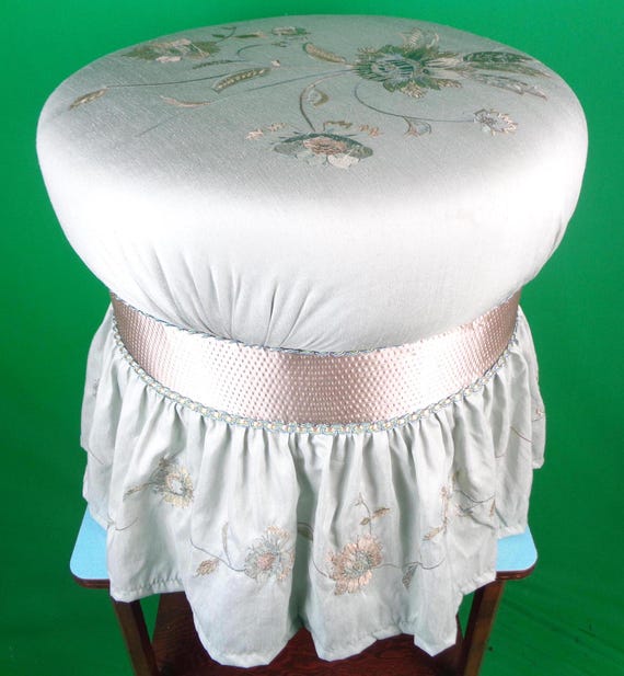 Vintage Retro Stool Ottoman Chair Furniture Cushion Pillow Blue Beige Embroidery Boudoir Vanity Dressing Table Home Room Accent Decor Gift
