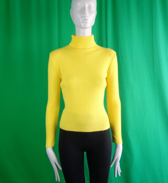 Vintage Retro Clothing Apparel Avon Yellow Pullover Turtleneck Sweater Top Blouse 1960s 70s S Knitwear Jersey Party Formal Casual Gift