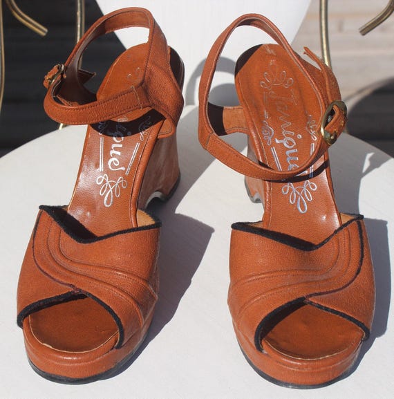 Vintage Retro Platform Wedge Shoes Pumps 60s 1970s Strappy Sandals Size 6 Brown Vinyl Stake Chunky Heels Peep Toe Wedding Party Evening Gift