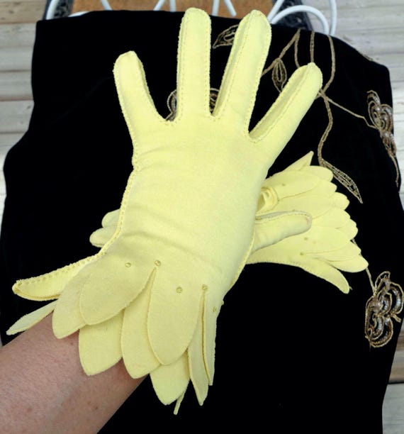 Vintage Retro Gauntlet Decorative Gloves Accessorie 1940s 1950s Mid Century Yellow Chartreuse Wedding Party Formal Evening Gift S 6 1/2