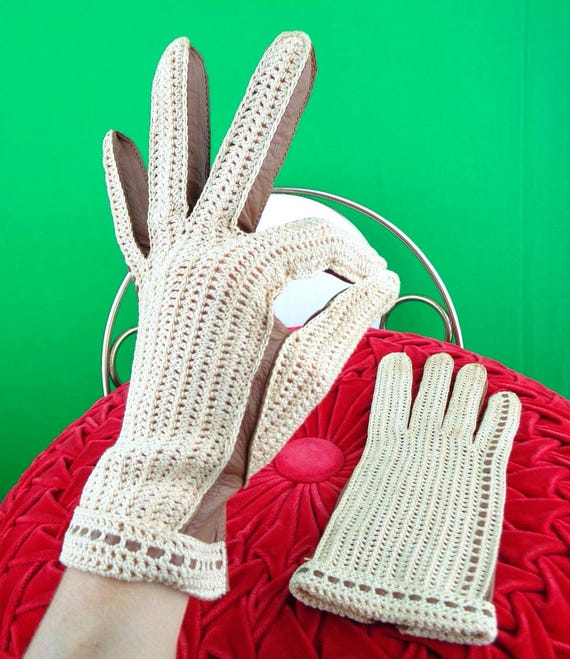 Vintage Retro Leather Crochet Driving Gloves Accessorie 1940s 1950s Mid Century 6 1/2 Kidskin Brown Beige Wedding Formal Evening Party Gift
