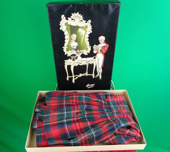 Vintage Arrow Storage Box: 1940s-50s Mid Century Home Decor Decorative Renascence style Box Collectible Gift