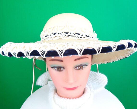 Vintage Retro LG Maybrook Brim Straw Sun Hat 1940s 1950s Mid Century Ivory Navy Blue Wedding Party Formal Evening Gift Accessorie Scarlet