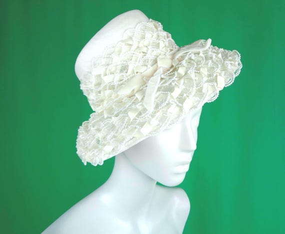 Vintage Retro Ivory Bucket Brim Straw Sun Hat 1950s 1960s Mid Century 21 1/2" Wedding Party Formal Evening Raffia Taffeta Gift Accessorize