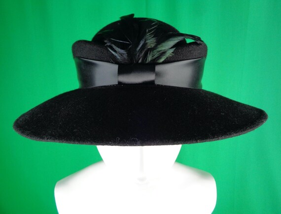 Vintage Eaton Canada Cartwheel Hat: Black Brim, Feather Satin Accent 80s-90s Capulet Gift Accessory
