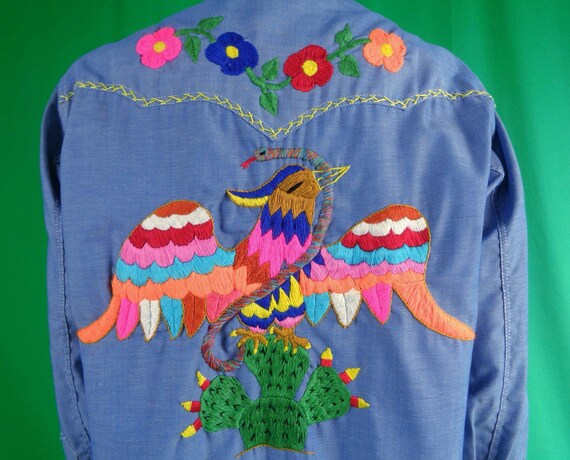 Vintage Embroidered Chambray Shirt: 1950s Floral Button-Up, M Top Blouse - Shirtery Shacket Colorful Eagle Snake