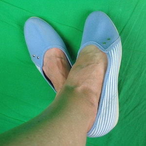 Vintage Funtreads Baby Blue & White Stripe Flats: 1970s Coastal Shoes - Size 7.5 Beach Footwear image 1