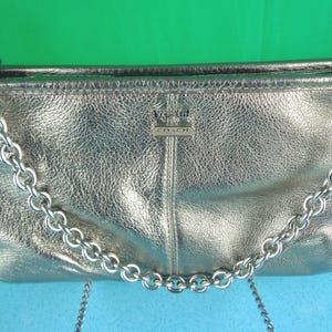 Bolso de mano vintage retro Y2K Coach con asa superior, cadena de mano, cuero plateado, dorado, morado, satén, accesorio formal para boda, fiesta, noche, regalo