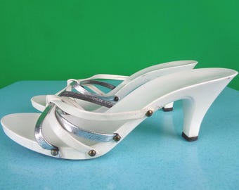 Vintage 70s/80s White & Silver Heels: US 7.5, Euro 38 Pumps Slides Mules Shoes