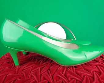 Vintage Shoes Womens Size 7.5 1950s-60s Patent Leather Heels: Pumps, De Liso Debs Green