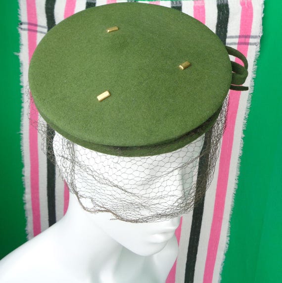 Vintage Retro Tilt Half Pillbox Veil Net Hat 1940s 50s WW2 Mid Century Wedding Party Evening Formal Gift Accessorie Army Military War Green