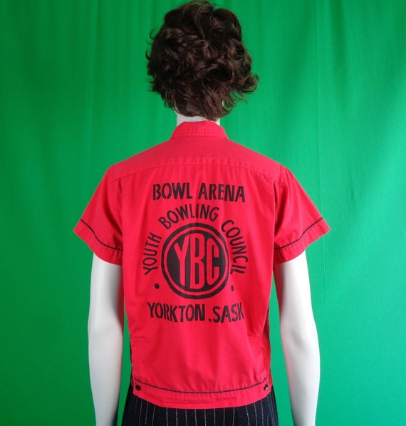 Vintage Retro Clothing Apparel Hilton Bowling Button Shirt Blouse Top 40s 50s Mid Century Yorkton Sask YBC Red Black Casual Sport-wear Gift