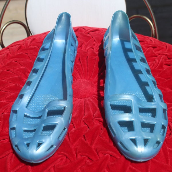 Vintage Retro Womens Girls Accessorie Jelly Flat Shoes Sandals Footwear Slides Baby Light Blue Size 6 1970s 80s Plastic Beach Resort Travel