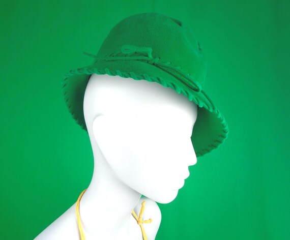 Vintage Retro Mod Hudson's Bay Company Green Bucket Hat 1960s 1970s Mid Century 22" 1/2 Wedding Party Evening Formal Casual Gift Accessorize