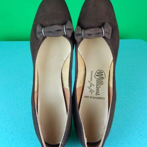 Vintage Retro Brown Suede Leather Pumps Shoes Heels Footwear 1950s 1960s Mid Century CA US 6 1/2 Wedding Party Evening Formal Gift Williams