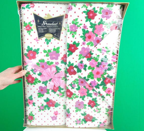 Vintage Retro Bath Hand Towel Facecloth Box Set Linens 1950s 1960s Mid Century Stardust Floral Purple Pink Red Green Home Living Party Gift