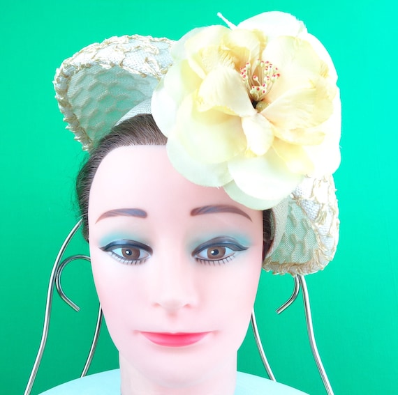 Vintage Retro Accessorie Millariny Straw Sun Hat 1940s 1950s Floral Ivory Yellow Brim Wedding Formal Party Cocktail Evening Mid Century Gift