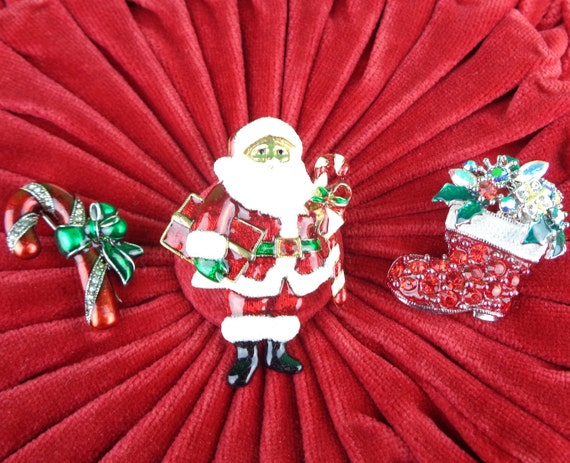 Vintage Retro Christmas Sweater Holiday Rhinestone Jewelry Brooch Pin Santa Claus Boot Candy Cane Set Collector Keepsake Memento Party Gift