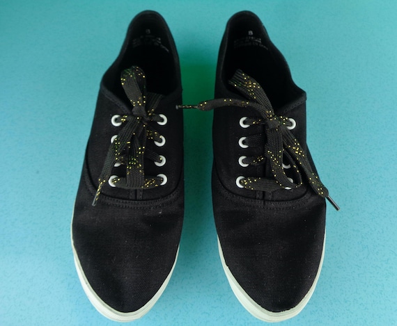 Vintage Retro Black Tie Tennis Flats Shoes Sneakers Trainers Runners Footwear 1980s 1990s CA U.S 8 Coastal Boat Athletic Sport-wear Gift