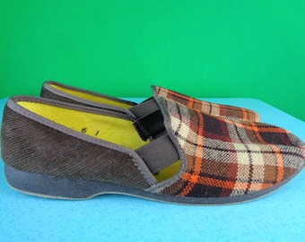 Vintage Plaid Tartan Slippers: 1960s-70s Mid Century Loungewear, Size 6 House Bedroom Boudoir Gift