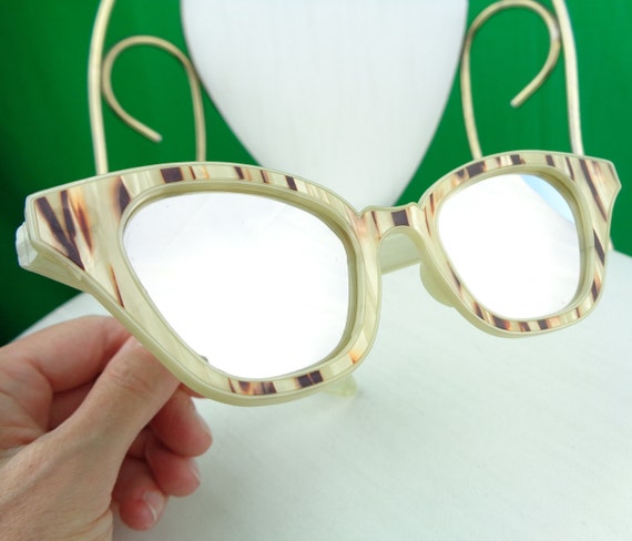 Vintage Retro Mirror Cats Sunglasses Eyewear Frames Lenses 1940s 50s Mid Century Ivory Brown Horn Pearl Lucite Wedding Party Gift Accessorie
