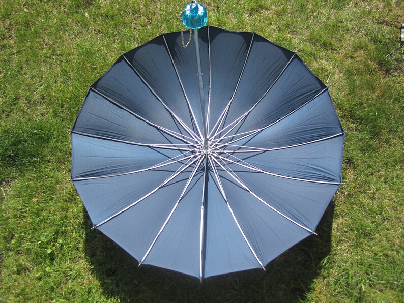 50s 60s Vintage Mid Century Retro Umbrella Womens Mens Rain Accessorie Parasol Navy Blue Nylon Plastic Metal Ring Chain Teal Handle Canpoy image 2