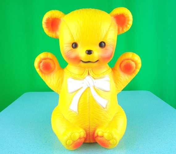 Vintage Retro 4D Regal Toy Teddy Bear Piggy Coin Change Money Bank 1960s 1970s Collectible Keepsake Memento Party Gift Yellow Orange White