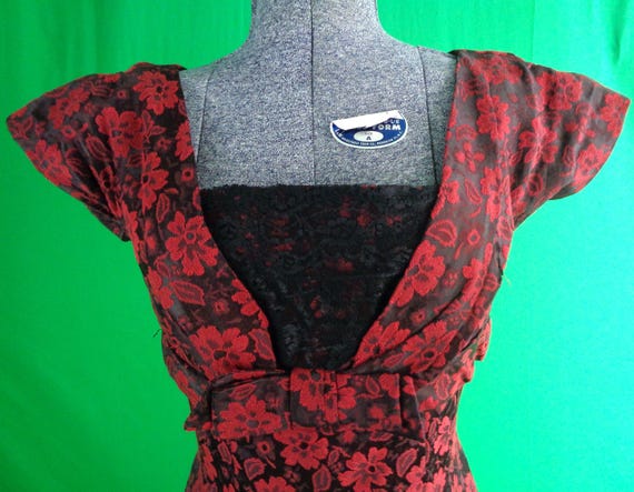 Vintage Retro Clothing Apparel Sheath Pencil Dress 40s 50s Mid Century Red Black Floral Lace M Junior Vogue Weding Party Evening Formal Gift
