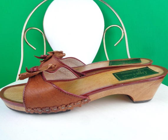 Vintage Retro Accessorie Mules Slides Sandals Wood Clogs Shoes Size 8 US CAN 1960s 70s Mid Century Wedding Party Evening Formal Casual Gift