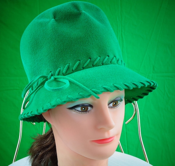 Vintage Retro Hudsons Bay Company Bucket Hat 1960s 1970s Mid Century Mod Emerald Green Felt 22" Wedding Party Evening Formal Casual Gift