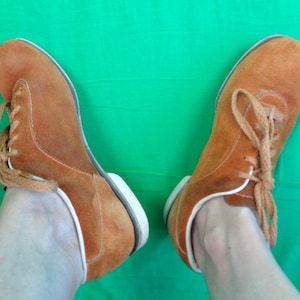 Vintage Retro Brown Suede Oxford Flats Tie Shoes Footwear 1960s 1970s Size 7 US CAN Sport-wear Recreation Bowling Dance Campus Casual Gift