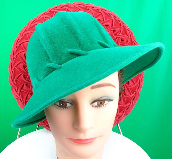 Vintage Retro EATONS Millinery Bucket Hat 1950s 60s Mid Century Mod Emerald Green Wool Wedding Party Formal Evening Casual Gift Accessorie