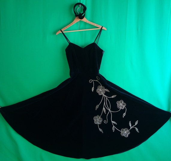 Vintage Retro Clothing Ricky Formal Little Black Velvet Strap Halter Dress 40 50s Mid Century XS Gold Floral Bead Wedding Party Evening Gift
