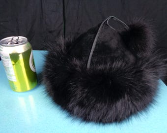 Vintage Schwarzer Wildlederhut - Mitchie's Canada - 1960er-70er Jahre Pelzball Capulet Mütze Mode Retro Accessoires