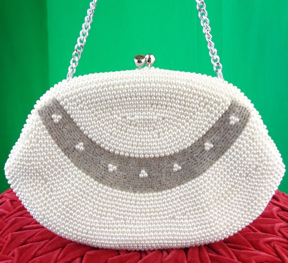 Vintage Retro Accessorie Purse Handbag Clutch Top Handle 1950s 1960s Mid Century White Pearl Gray Bead Satin Wedding Formal Evening Gift