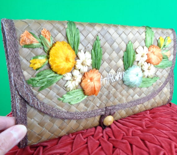 Vintage Retro Accessorie Hawaii Bamboo Straw Clutch Purse Handbag 1950s 60s Mid Century Floral Brown Green Orange White Wedding Formal Gift