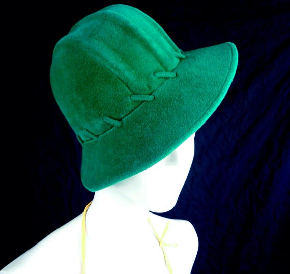 Vintage Emerald Green Bucket Hat - Eaton's Millinery - 1950s-60s Mod Capulet Gift Italy Import