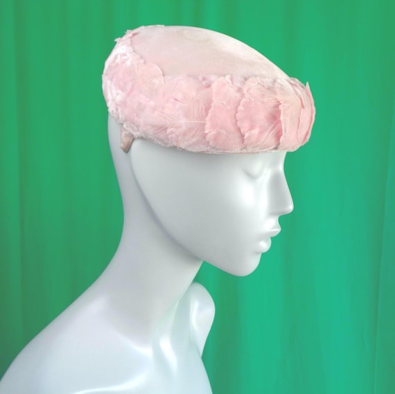 Vintage Retro Powder Pink Pillbox Hat: Feather Velvet 1950s-60s Mid-Century Capulet Chapel Gift Accessory