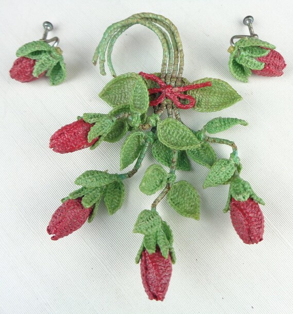 Vintage Accessorie Jewelry Screw On Back Earrings Brooch Pin Set 1940s 50s Embroidered Red Green Rose Bud Keepsake Wedding Party Formal Gift